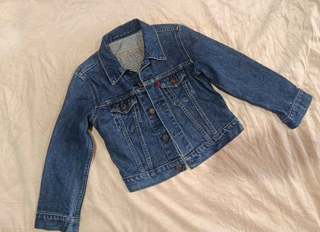 Edwin Denim Jacket (Category: Coats, Jackets and Outerwear) located in Manila. Submitted by 07dward (Listing ID 1462923060, Image 1). Description: - Classic blue denim jacket - Button-up front with chest pockets - Standard fit - Great for layering - Easy to style with any outfit - Perfect for everyday wear.
