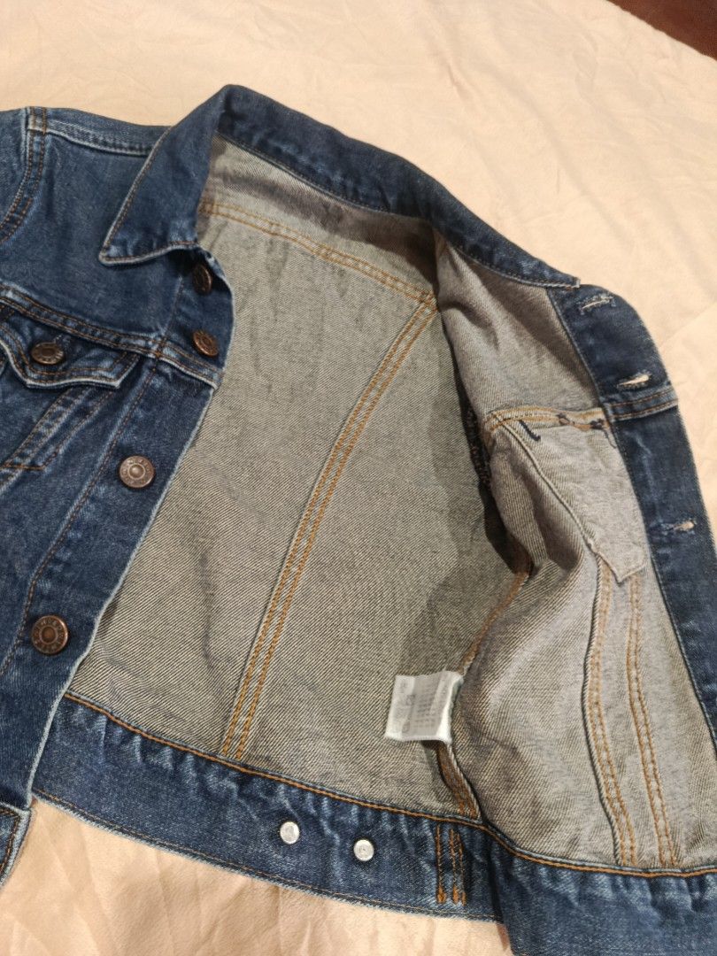 Edwin Denim Jacket (Category: Coats, Jackets and Outerwear) located in Manila. Submitted by 07dward (Listing ID 1462923060, Image 2). Description: - Classic blue denim jacket - Button-up front with chest pockets - Standard fit - Great for layering - Easy to style with any outfit - Perfect for everyday wear.