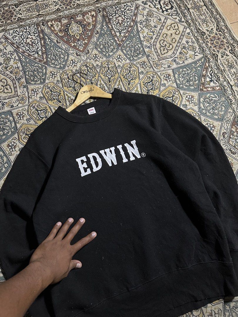 Edwin Sweatshirt (Category: Hoodies) located in Machang. Submitted by bundle_budakampung (Listing ID 1462989340, Image 2). Description: Murah Lock Mahal Offer . Pit 22 Labuh 28 Condition 9/10 . 113.