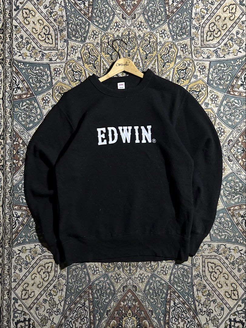 Edwin Sweatshirt (Category: Hoodies) located in Machang. Submitted by bundle_budakampung (Listing ID 1462989340, Image 1). Description: Murah Lock Mahal Offer . Pit 22 Labuh 28 Condition 9/10 . 113.