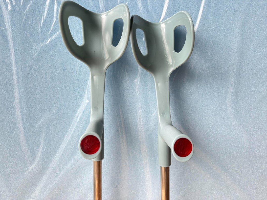 Elbow crutches (Category: Medical Supplies & Tools) located in Quezon City. Submitted by inday2026 (Listing ID 1463024259, Image 1). Description: Elbow crutches Brandnew Onhand .
