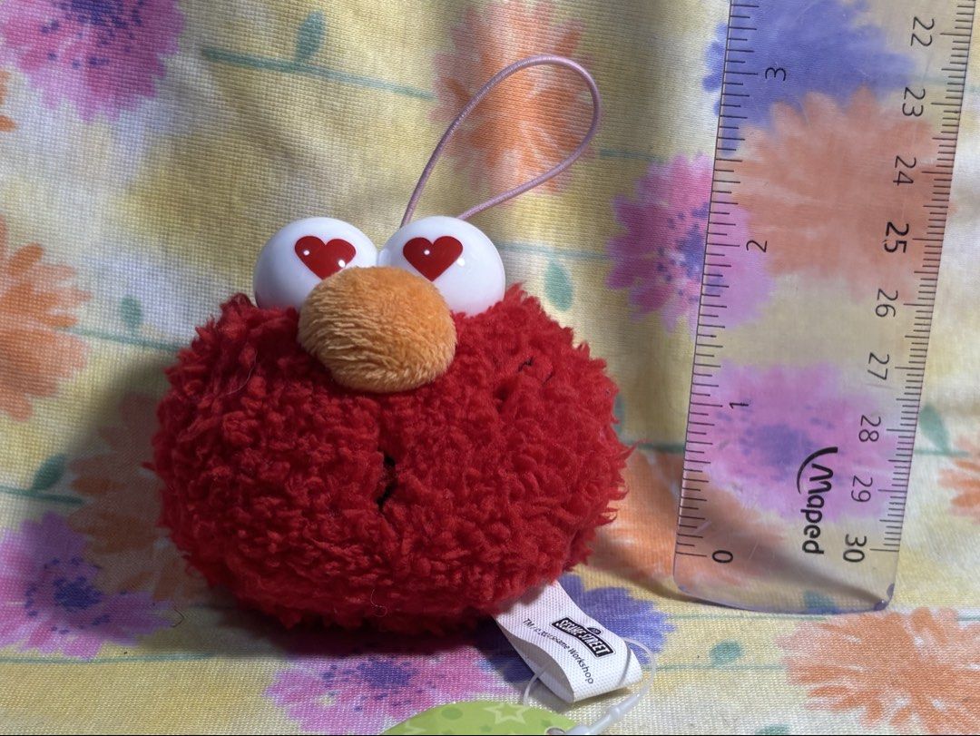 Elmo with heart eyes charm with tag (Category: Other Stationery & Craft) located in Calamba. Submitted by cur8d (Listing ID 1463112144, Image 1). Description: .