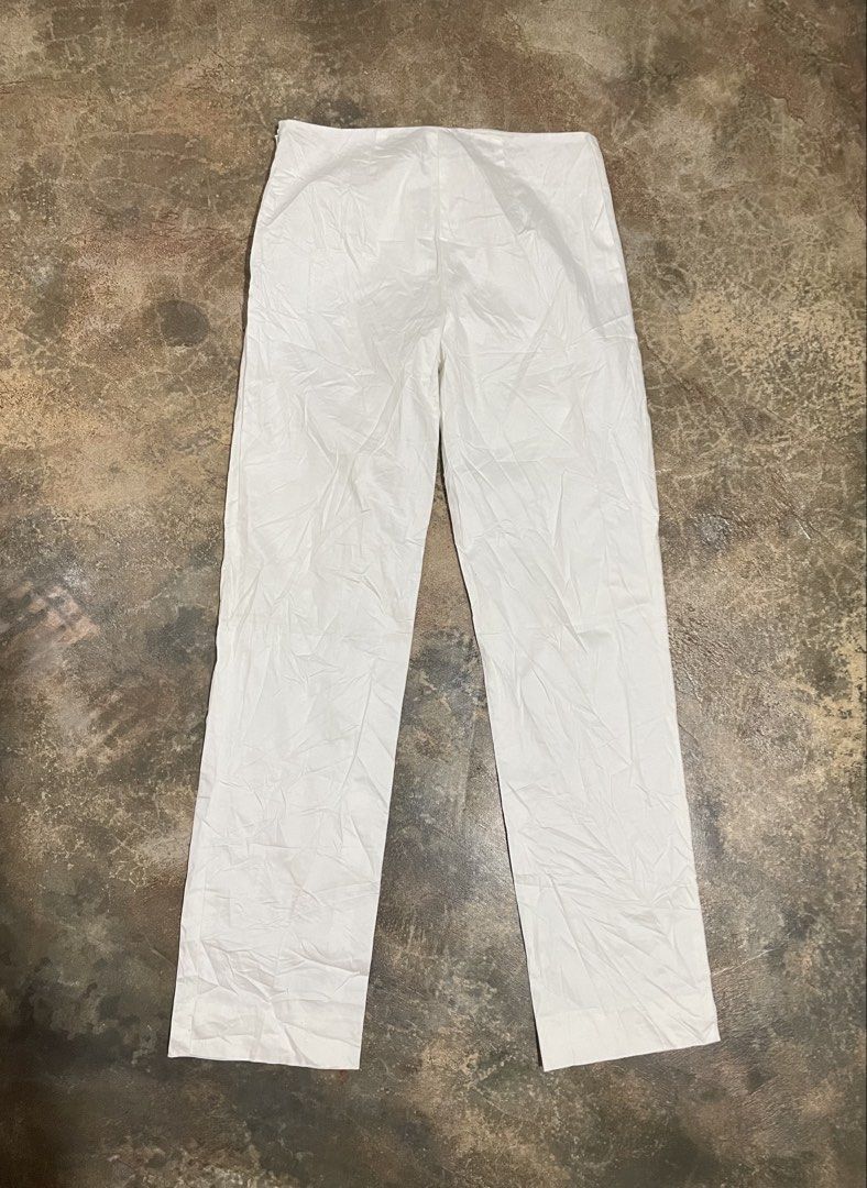 Emilio Pucci trouser (Category: Other Bottoms) located in Davao. Submitted by mj_designervintagecurator (Listing ID 1463057685, Image 2). Description: 📌In good condition 📌waist 27- hips 34 -36- / legs 18-20/ length 36 inches.