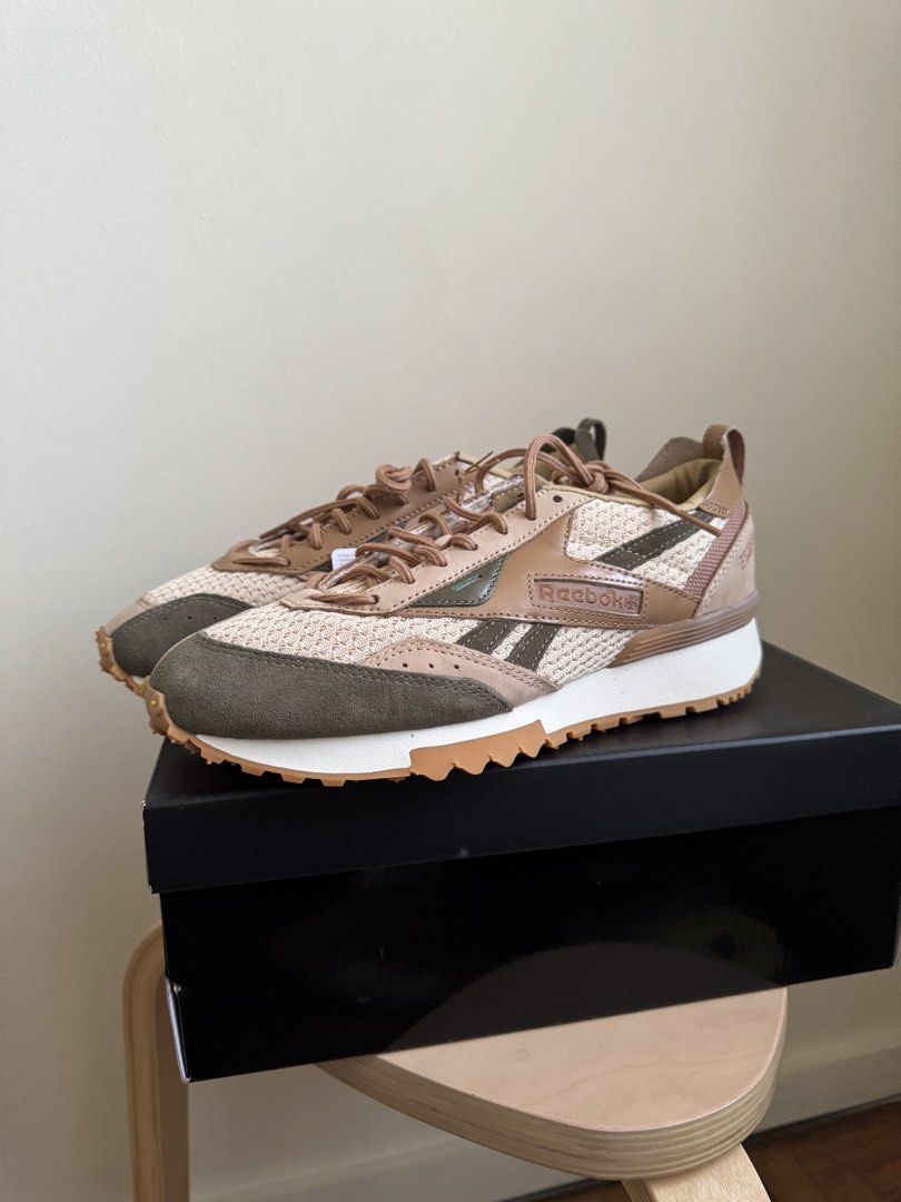 Engineered Garments Reebok LX2200 (Category: Sneakers) located in Quezon City. Submitted by raremountain.19d94e (Listing ID 1462957534, Image 1). Description: Not released locally. Add shipping fee. .