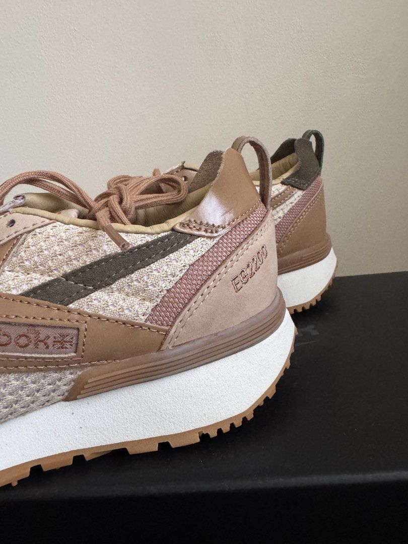 Engineered Garments Reebok LX2200 (Category: Sneakers) located in Quezon City. Submitted by raremountain.19d94e (Listing ID 1462957534, Image 3). Description: Not released locally. Add shipping fee. .