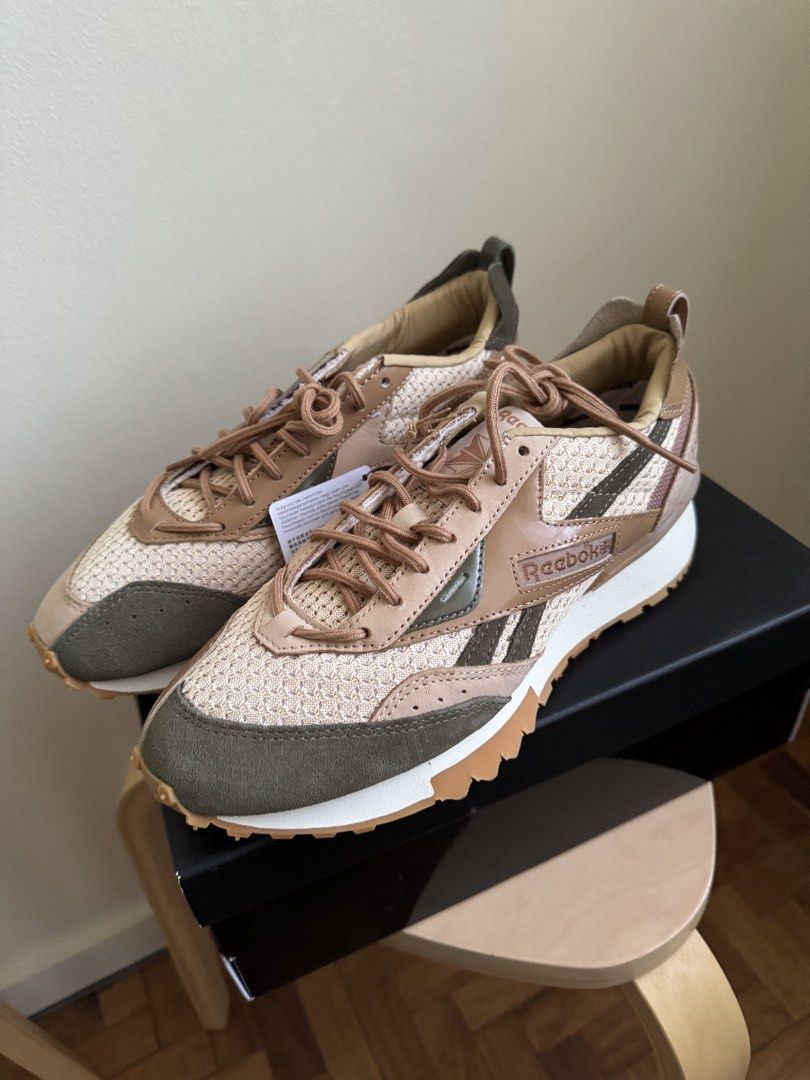 Engineered Garments Reebok LX2200 (Category: Sneakers) located in Quezon City. Submitted by raremountain.19d94e (Listing ID 1462957534, Image 2). Description: Not released locally. Add shipping fee. .