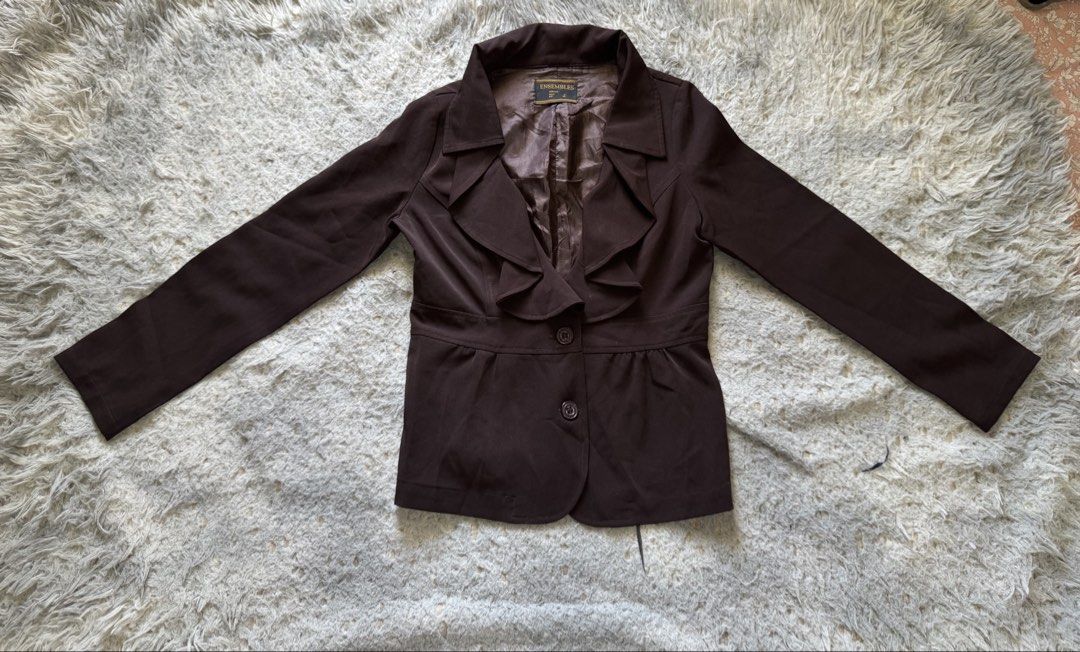 Ensembles Coat (Category: Coats, Jackets and Outerwear) located in Mandaluyong City. Submitted by 1hapimaki (Listing ID 1463102168, Image 3). Description: .