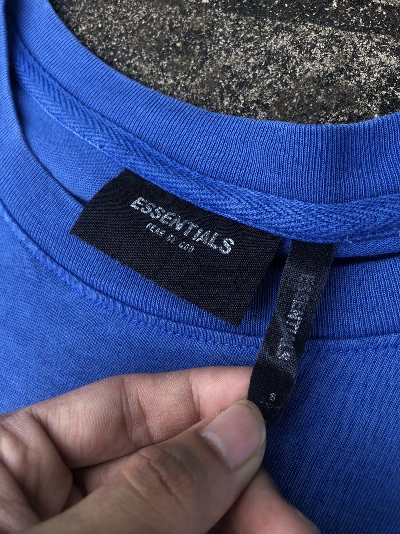 ESSENTIAL (Category: Activewear) located in Mabalacat. Submitted by makithrift30 (Listing ID 1462979857, Image 3). Description: DIMES: 23x28.5 CONDITION: 9.3/10 COLOR RATE: 9.3/10 ISSUE: PAINT STAIN .