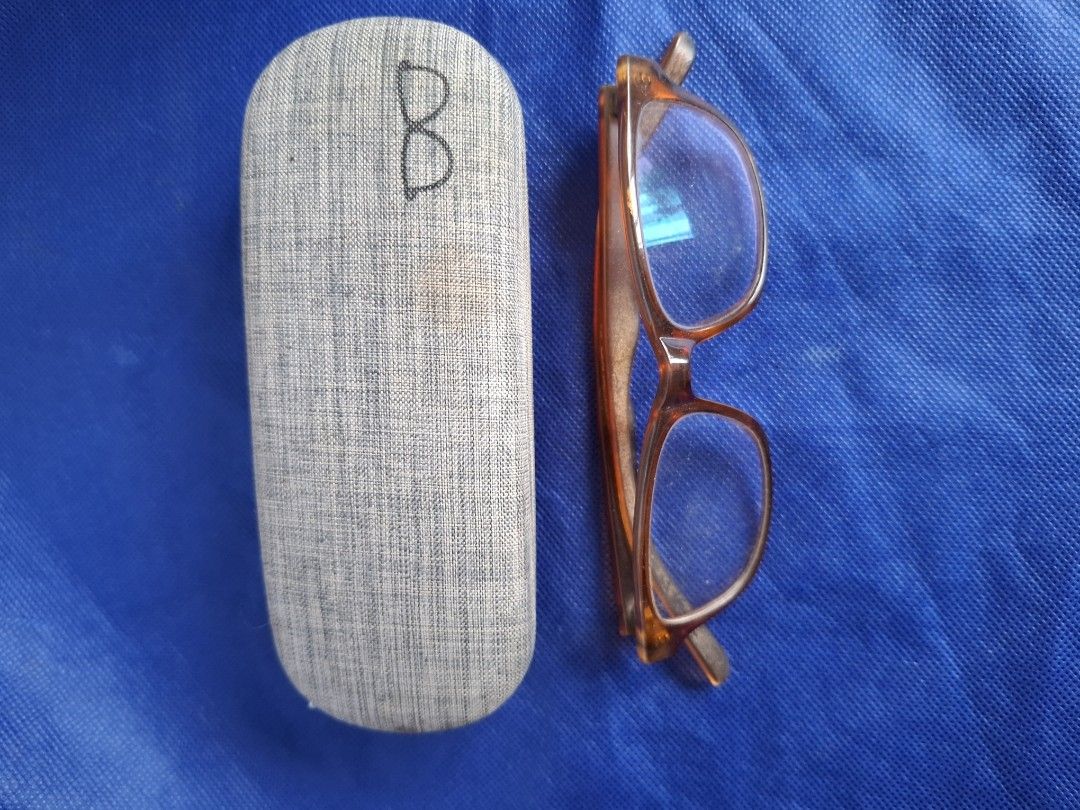 Eye glasses (Category: Sunglasses & Eyewear) located in Quezon City. Submitted by the-find (Listing ID 1463060762, Image 1). Description: .