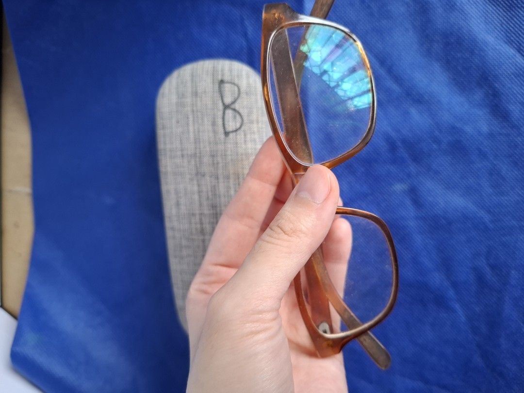 Eye glasses (Category: Sunglasses & Eyewear) located in Quezon City. Submitted by the-find (Listing ID 1463060762, Image 2). Description: .