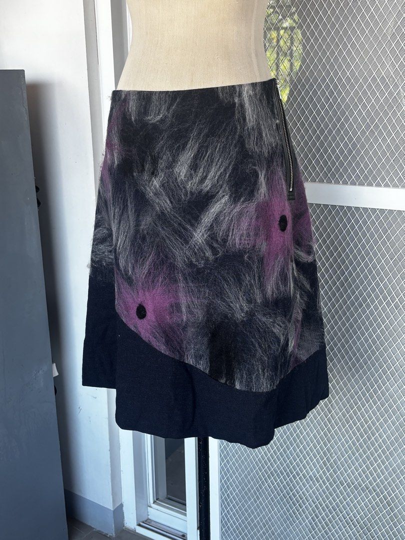 Felted Wool A-Line Skirt (Category: Skirts) located in Apalit. Submitted by orchid555_ (Listing ID 1462944622, Image 2). Description: - Unique textured fabric with fuzzy abstract floral pattern (black, grey, pink) - Side zipper closure .