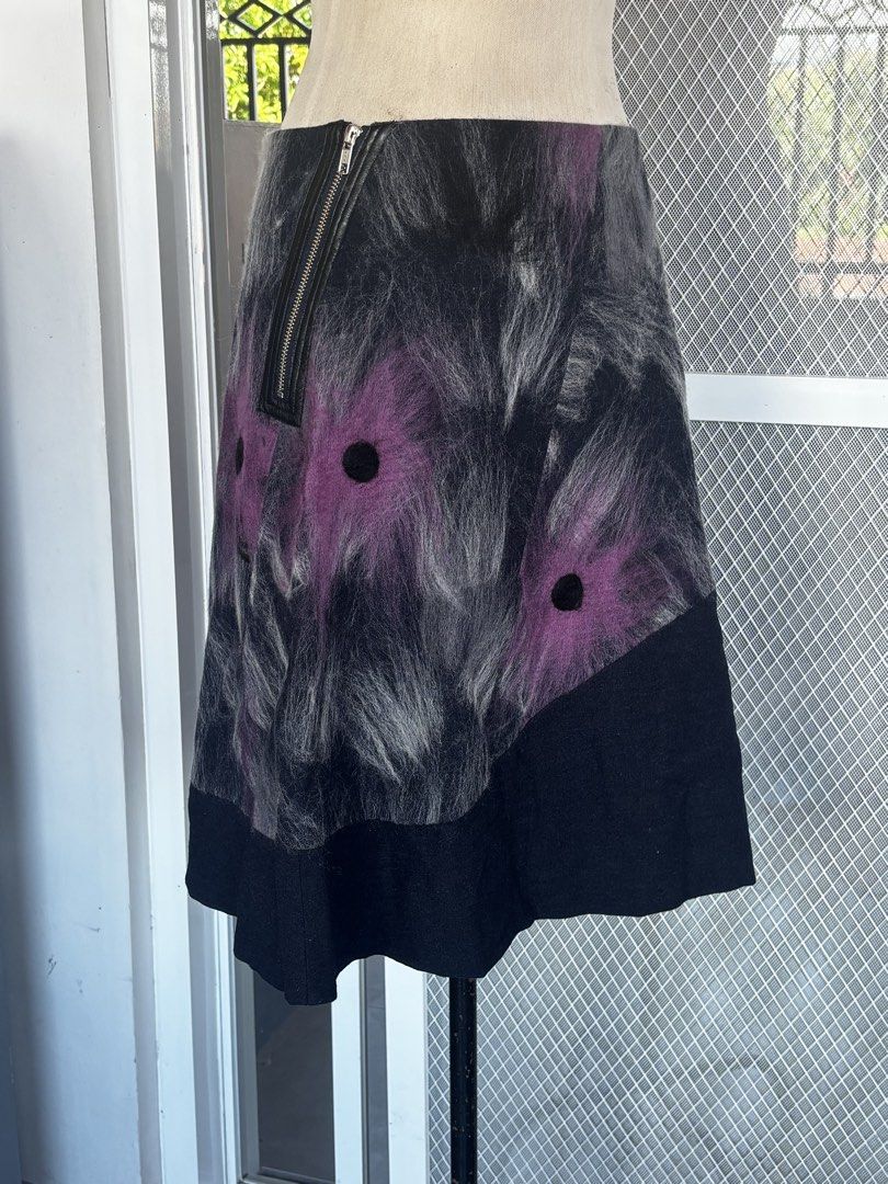 Felted Wool A-Line Skirt (Category: Skirts) located in Apalit. Submitted by orchid555_ (Listing ID 1462944622, Image 3). Description: - Unique textured fabric with fuzzy abstract floral pattern (black, grey, pink) - Side zipper closure .