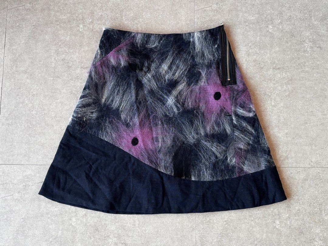 Felted Wool A-Line Skirt (Category: Skirts) located in Apalit. Submitted by orchid555_ (Listing ID 1462944622, Image 1). Description: - Unique textured fabric with fuzzy abstract floral pattern (black, grey, pink) - Side zipper closure .