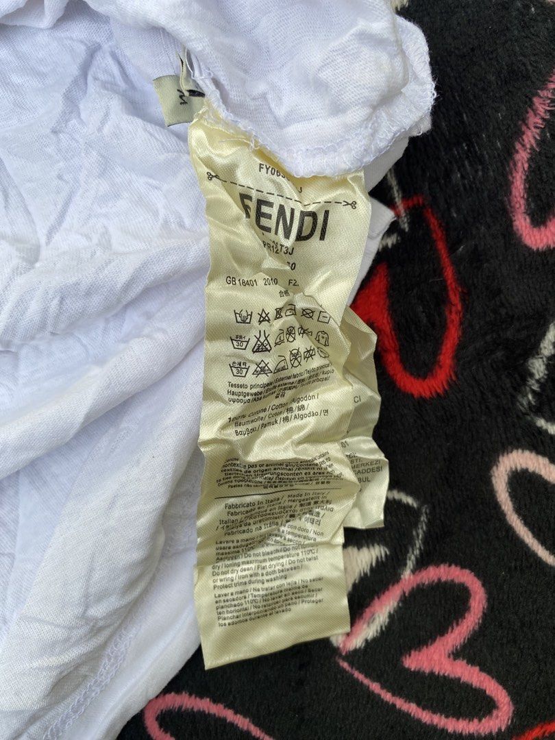 FENDİ SHIRT (Category: Shirts) located in Cebu City. Submitted by arsenyong (Listing ID 1463015321, Image 3). Description: 19 by 25 Excellent Need wash only .