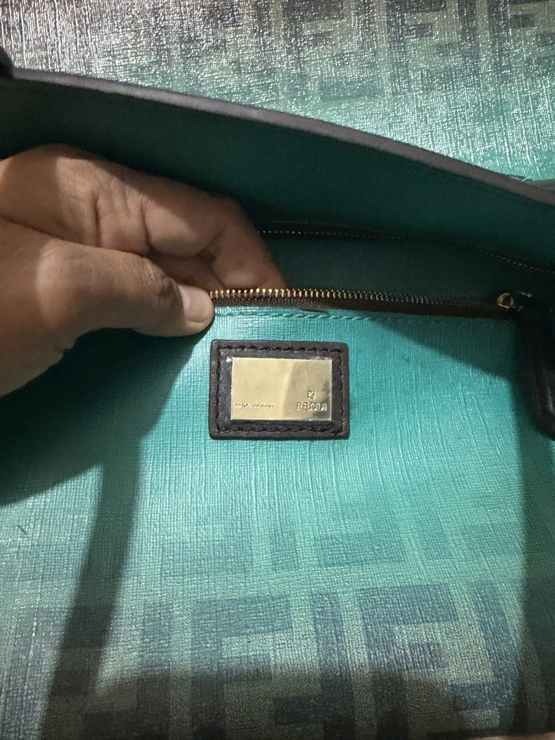 Fendi Role tote bag orig (Category: Luxury Bags & Wallets) located in Calamba. Submitted by angelspetdogs (Listing ID 1462922485, Image 2). Description: Original fendi tote bag preloved minimal sign of used but in good condition mahal pa brandnew or preloved sa online.