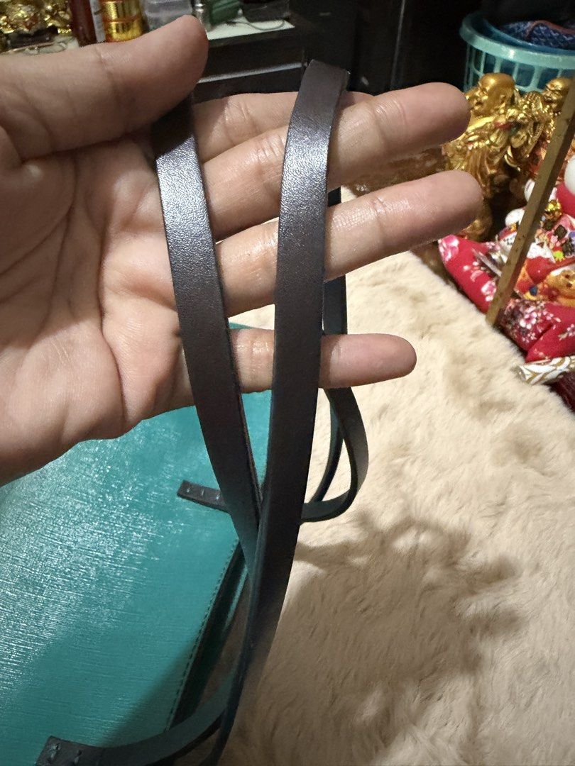 Fendi Role tote bag orig (Category: Luxury Bags & Wallets) located in Calamba. Submitted by angelspetdogs (Listing ID 1462922485, Image 3). Description: Original fendi tote bag preloved minimal sign of used but in good condition mahal pa brandnew or preloved sa online.