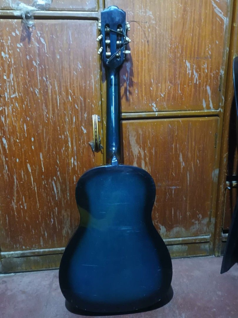 Fernando Acoustic Guitar (Category: Musical Instruments) located in Quezon City. Submitted by mariellegnzls_ (Listing ID 1462928342, Image 3). Description: With Minimal Scratches With Free Case and Capo .