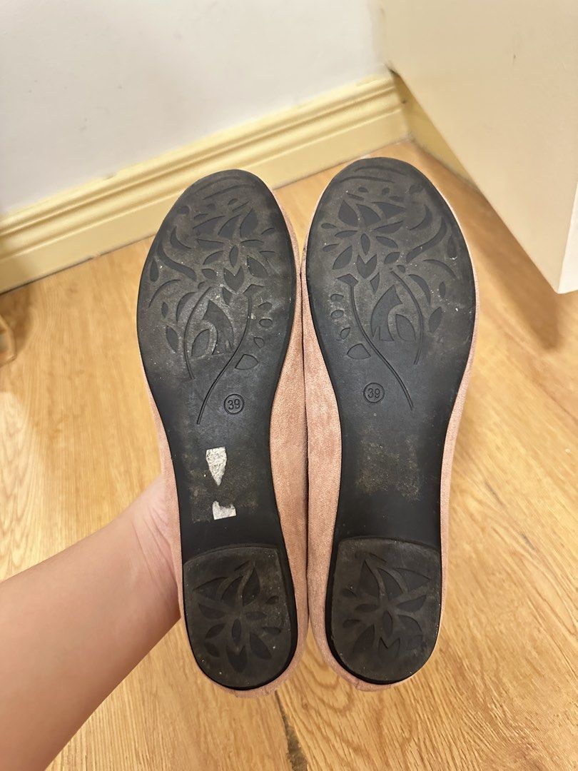 [FIGLIA] rose pink sandals (Category: Flats & Sandals) located in Cainta. Submitted by m4tchyyy (Listing ID 1463027255, Image 2). Description: 🌀 size 39 womens 🌀 needs cleaning! 🌀 will be shipped in original figlia box 🍀 mop: gcash or bdo 🍀 mod: j&t, ggx, or same day delivery within mm.