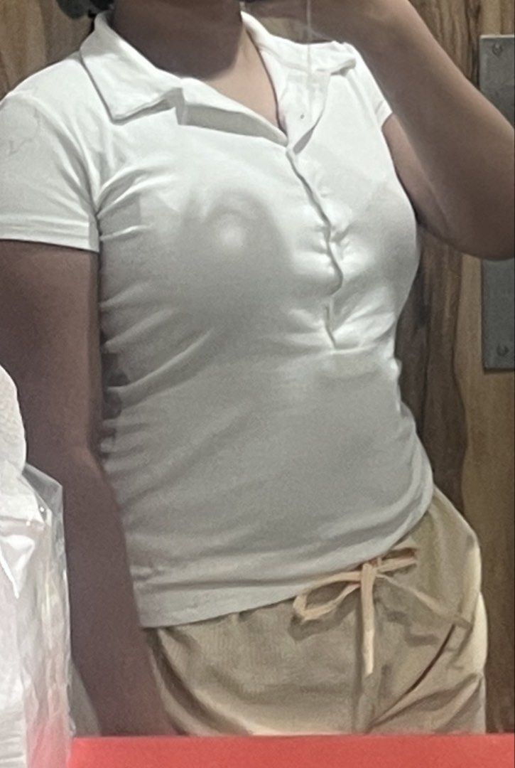fitted polo (Category: Blouses) located in Bulacan. Submitted by wisebear-42d2 (Listing ID 1463076504, Image 1). Description: 209 og price,80 na lang kasi hindi siya super kapal pero good siya.