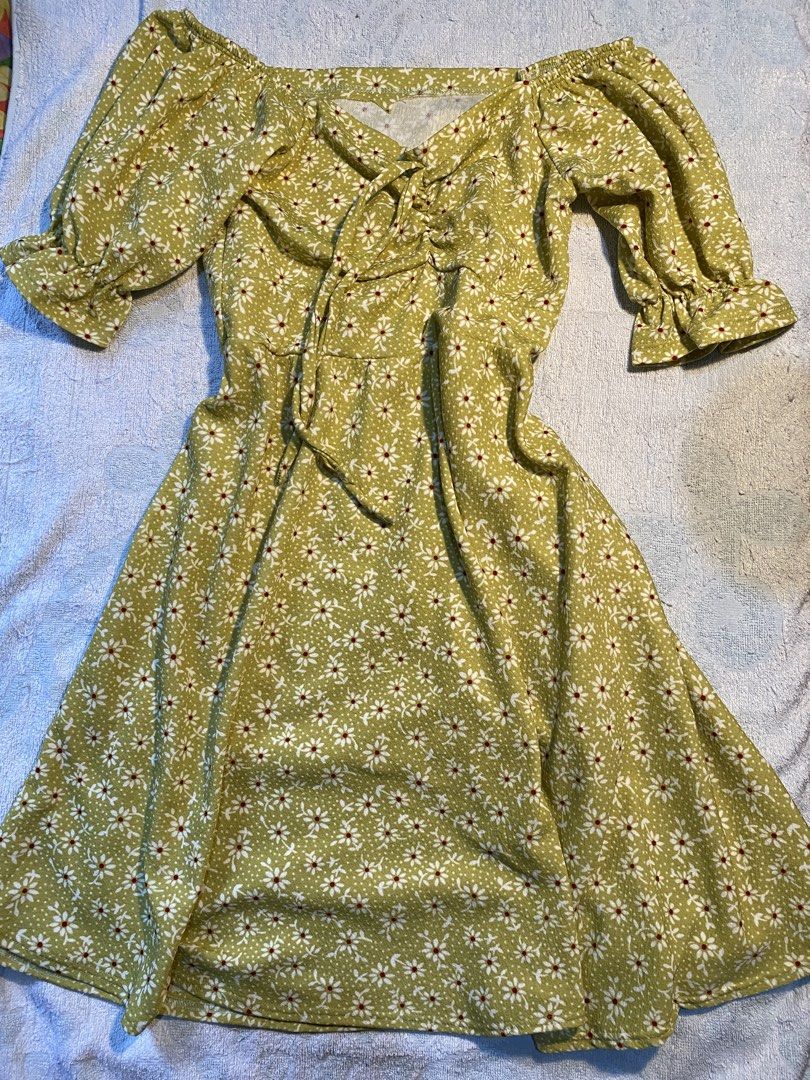 Floral Green Dress (Category: Dresses) located in Mapandan. Submitted by elavee (Listing ID 1463090471, Image 1). Description: .