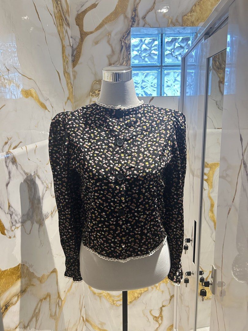 FLORAL LONG SLEEVE (Category: Longsleeves) located in Cavite. Submitted by keykssells (Listing ID 1462933563, Image 2). Description: — onhand, payo — preloved, x sensi — x rush shipping ༯ mop: gcash ༯ mod: jnt direct .