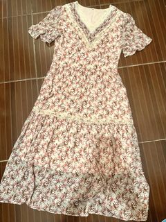 (Category: ) located in . Submitted by shop.lovelycloset (Listing ID 1462987934, Image 1). Description: .