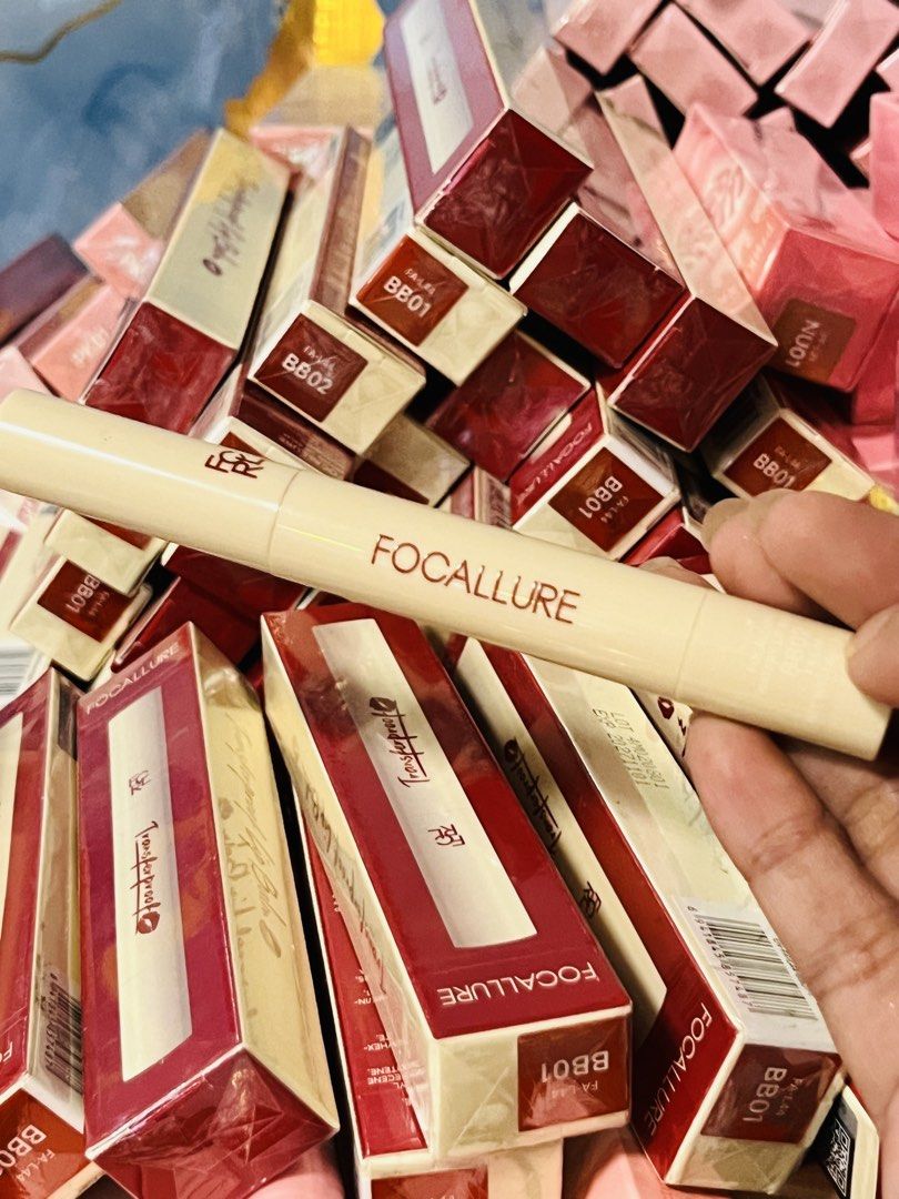 Focallure Transferproof Lip Balm BB01 BB02 (Category: Makeup) located in Santa Cruz. Submitted by prelovedbysky803 (Listing ID 1463059320, Image 1). Description: - Lot of Focallure Lip Balms - Shades: BB01 and BB02 - Features: Transferproof - Ideal for: Everyday wear.