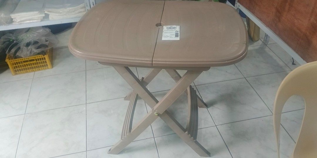 Foldable Table (Category: Other Kitchenware & Tableware) located in Manila. Submitted by efcmtrading15 (Listing ID 1462979243, Image 2). Description: available color - Black and Beige.