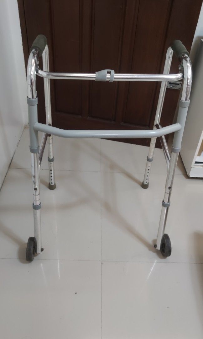 Foldable Walker with Wheels for Adult (Category: Medical Supplies & Tools) located in Valenzuela. Submitted by brave_liza77 (Listing ID 1462985445, Image 1). Description: Foldable Walker adjustable height With some dents Location Valenzuela.