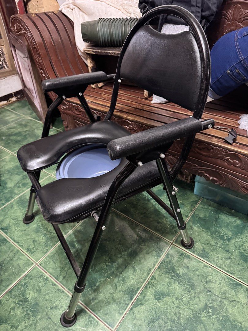Folding Commode Chair with Pot (Category: Medical Supplies & Tools) located in Marikina City. Submitted by lorradel (Listing ID 1462902529, Image 2). Description: - never used nakatabi pang at ambulatory naman ang patient bought 2499 + 200sf - Folds easily for storage - Removable pot included - Adjustable height legs - Padded seat and armrests for comfort - Perfect for elderly or mobility-challenged individuals - Hygienic and no urine leakage - n
