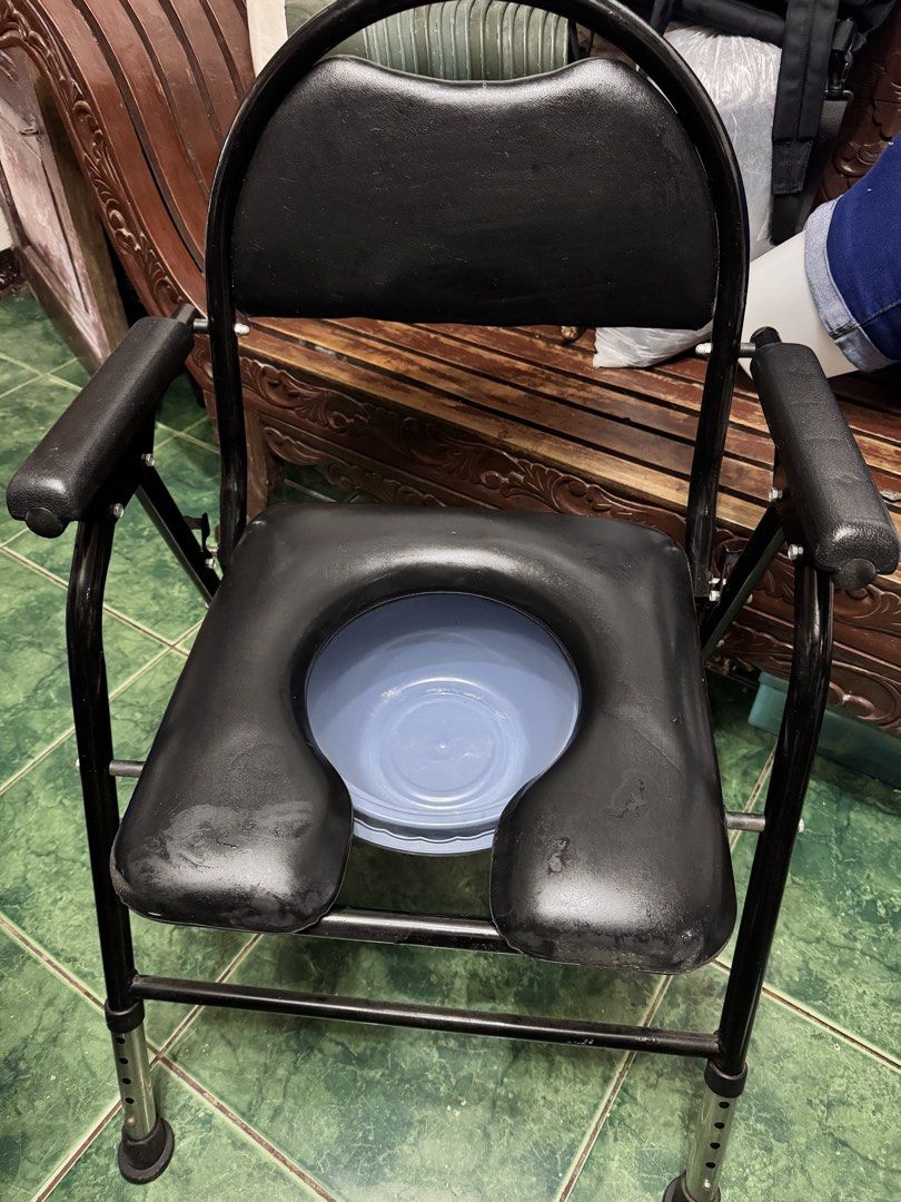 Folding Commode Chair with Pot (Category: Medical Supplies & Tools) located in Marikina City. Submitted by lorradel (Listing ID 1462902529, Image 1). Description: - never used nakatabi pang at ambulatory naman ang patient bought 2499 + 200sf - Folds easily for storage - Removable pot included - Adjustable height legs - Padded seat and armrests for comfort - Perfect for elderly or mobility-challenged individuals - Hygienic and no urine leakage - n