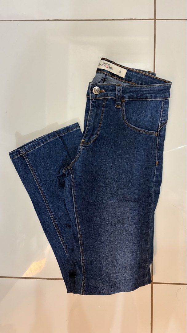 For Me Blue Denim Jeans (Category: Jeans) located in Manila. Submitted by kst_declutter (Listing ID 1463031086, Image 1). Description: - skinny jeans - size 26.