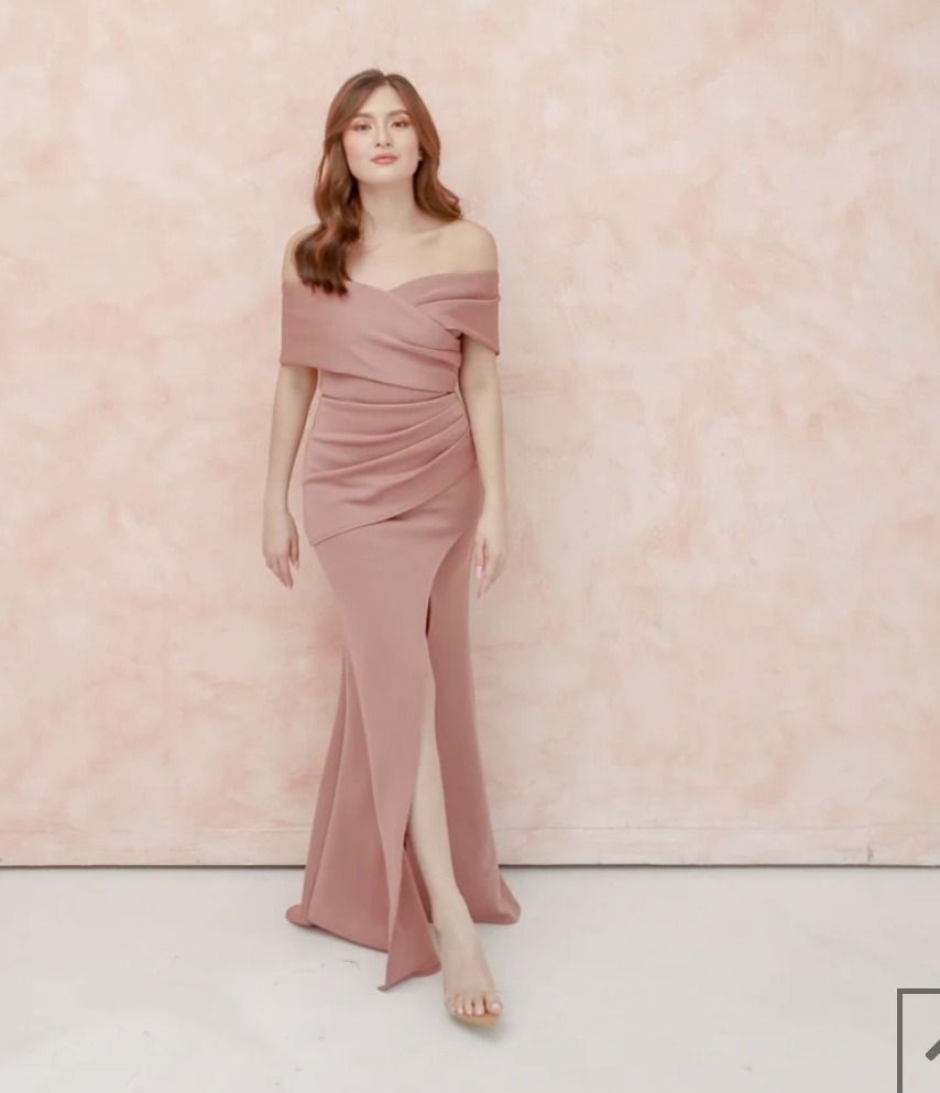 For rent (Category: Evening dresses & gowns) located in Imus. Submitted by garcescyrus83 (Listing ID 1463022177, Image 1). Description: Large .