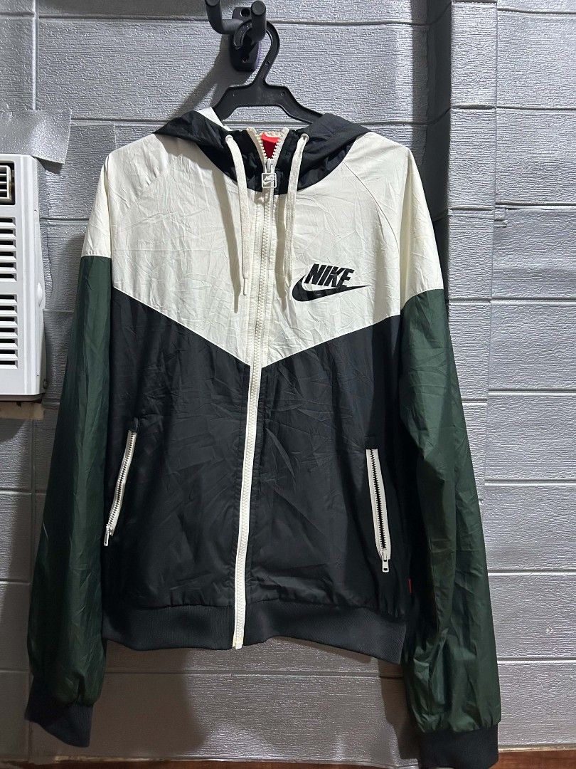 for sale, Nike windrunner (Category: Hoodies) located in Davao. Submitted by mrsuavenz (Listing ID 1463068457, Image 1). Description: location: toril daliao, davao city M-L.