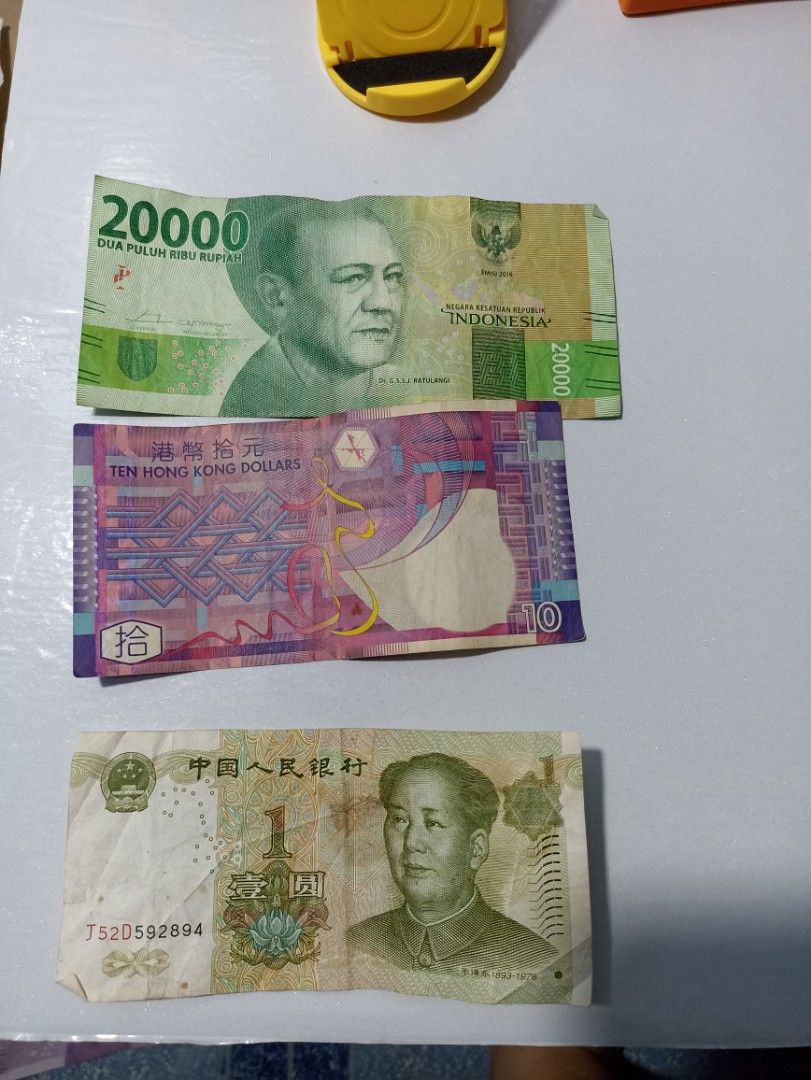 FOREIGN CURRENCY BANKNOTE BUNDLE (Category: Currency) located in Manila. Submitted by fierce.freed (Listing ID 1463078915, Image 2). Description: 🌍 FOREIGN CURRENCY BANKNOTE BUNDLE — ₱700 Selling my collection of foreign banknotes as one bundle. Perfect for collectors, students, travelers, or anyone who enjoys collecting world currency. Included: 🇳🇮 Nicaragua — 100 Córdobas 🇿🇼 Zimbabwe — 20 Dollars (2020) 🇲🇽 Mexico — 20 Pesos 🇨🇳 China — 