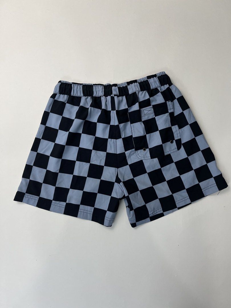 Forever 21 Shorts (Category: Shorts) located in Makati City. Submitted by ufcknwthbst (Listing ID 1463015227, Image 3). Description: 16 inch length 9.5/10 condition No issue.