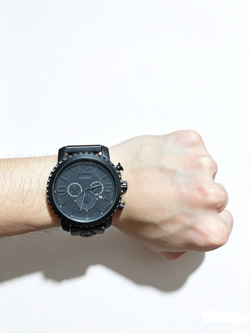 Fossil Gage Chronograph (Category: Men's Watches) located in Manila. Submitted by joshuahonggg (Listing ID 1462948619, Image 1). Description: Fossil Gage Black ion-plated chronograph with compass detail on the bracelet Working well Cleaned Issue: No box & minor scratches only Only ₱5,000 Original Retail price when released: ₱10,000.