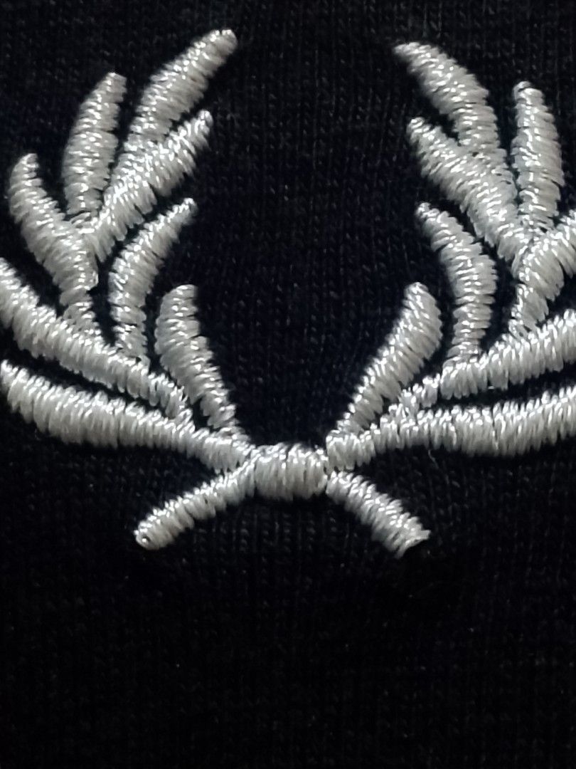 Fred Perry Crew Neck T-Shirt Size L (Category: Tshirts & Polo Shirts ) located in San Pedro. Submitted by jokwanrocks09 (Listing ID 1462932228, Image 2). Description: Black Fred Perry crew neck t-shirt. Size L. Features the iconic laurel wreath logo embroidered on the chest. Made from comfortable cotton. Great for casual wear. Check out the tag details in the photos. 20x26 medium to large for women .