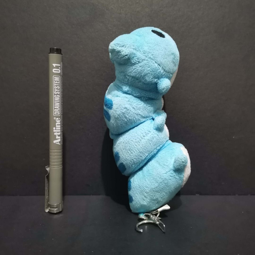(Free Shipping) Vibrating Bugcat Capoo Pull String Plush Stuffed Toy Bag Charm Keyring Keychain (Category: Plushies & Soft Toys) located in Mogpog. Submitted by sinfulwounds (Listing ID 1462941968, Image 3). Description: Gimmick working. Surface-cleaned only, wash is recommended but not required. Kindly take note that this is not ideal for sensitive collectors/buyers (has yellowish stains I cannot remove, barely noticeable, unless you stare at it