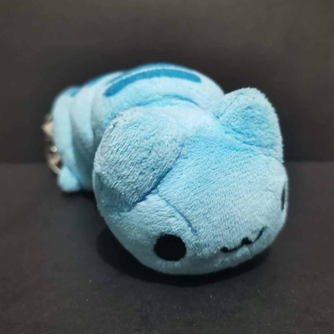 (Free Shipping) Vibrating Bugcat Capoo Pull String Plush Stuffed Toy Bag Charm Keyring Keychain (Category: Plushies & Soft Toys) located in Mogpog. Submitted by sinfulwounds (Listing ID 1462941968, Image 1). Description: Gimmick working. Surface-cleaned only, wash is recommended but not required. Kindly take note that this is not ideal for sensitive collectors/buyers (has yellowish stains I cannot remove, barely noticeable, unless you stare at it