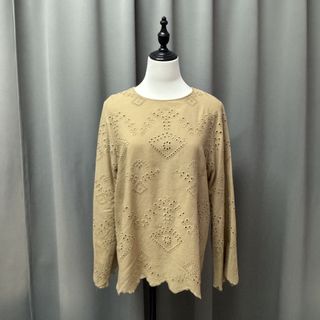 (Category: ) located in . Submitted by shopaholicwardrobe_ (Listing ID 1462933254, Image 1). Description: .
