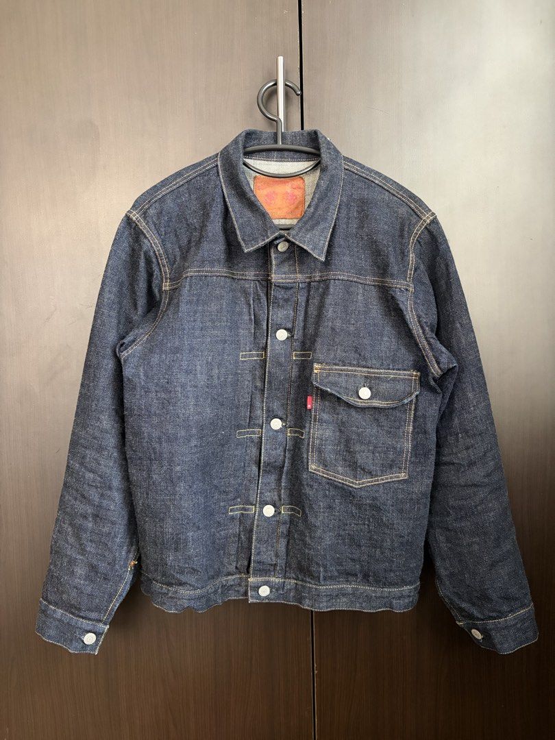 Full Count Type 1 Denim Jacket Lot 2107R Size 40 (Category: Coats, Jackets and Outerwear) located in Urdaneta. Submitted by theoldmanstore (Listing ID 1462899534, Image 1). Description: - Classic indigo denim jacket - Button-up front - Two chest pockets - Made from 100% cotton - Sturdy and well-made - Perfect for layering or wearing solo - A timeless wardrobe essential.