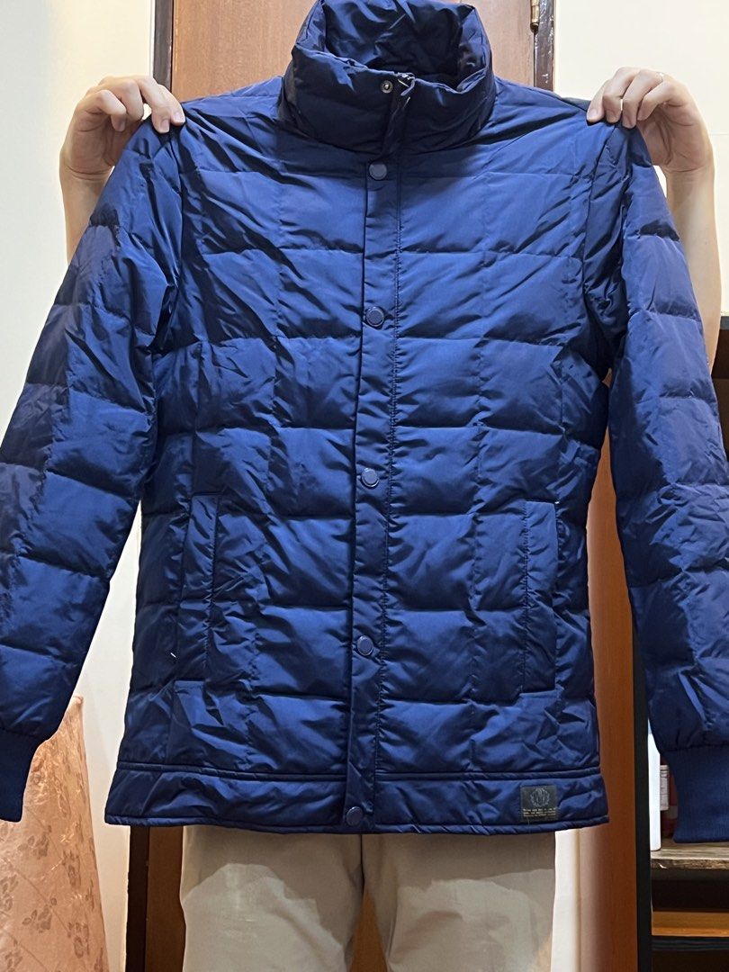 G2000 Men Blue Puffer Jacket with Hood Regular Fit Size 54 (Category: Coats, Jackets and Outerwear) located in Manila. Submitted by cubbyhole525928 (Listing ID 1462925890, Image 1). Description: - G2000 Men's Blue Puffer Jacket - Size: 54 (Regular Fit) - Features a convenient zip-away hood - Two front pockets with secure button closure - Ribbed cuffs and hem for a snug fit - Ideal for staying warm in cooler weather.