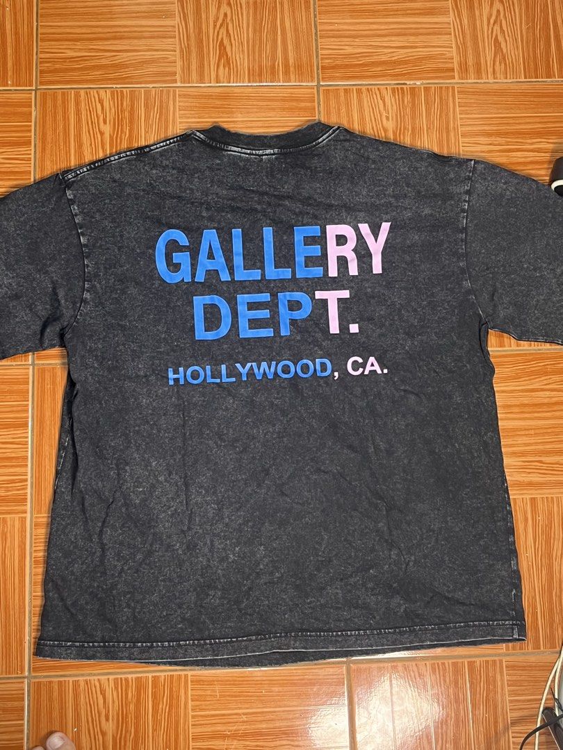 gallery dept (Category: Formal Shirts) located in Pasay City. Submitted by fkemup (Listing ID 1462918130, Image 1). Description: size large bnew ship thru lalamove/jnt can do meetup.