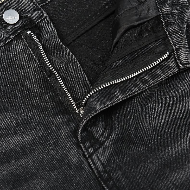 Gallery Dept La Flare Carpenter Jeans (Category: Jeans) located in San Fernando. Submitted by fynder (Listing ID 1463016394, Image 3). Description: Gallery Dept La Flare Carpenter Jeans 🔥 Auth with Tags 🔥 Available Sizes : S-XL 💬 DM for more Photos or Size Chart 📦 Fast processing (Air cargo freight) 💬 More drops daily on IG: @fynder1 🔒 Buyer protection through Carousell — shop with confidence .