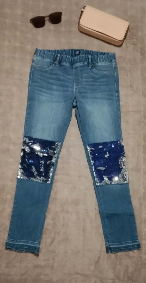 GAP Sequins Jeans (Category: Jeans) located in Calapan. Submitted by jyka12345 (Listing ID 1463017075, Image 1). Description: .