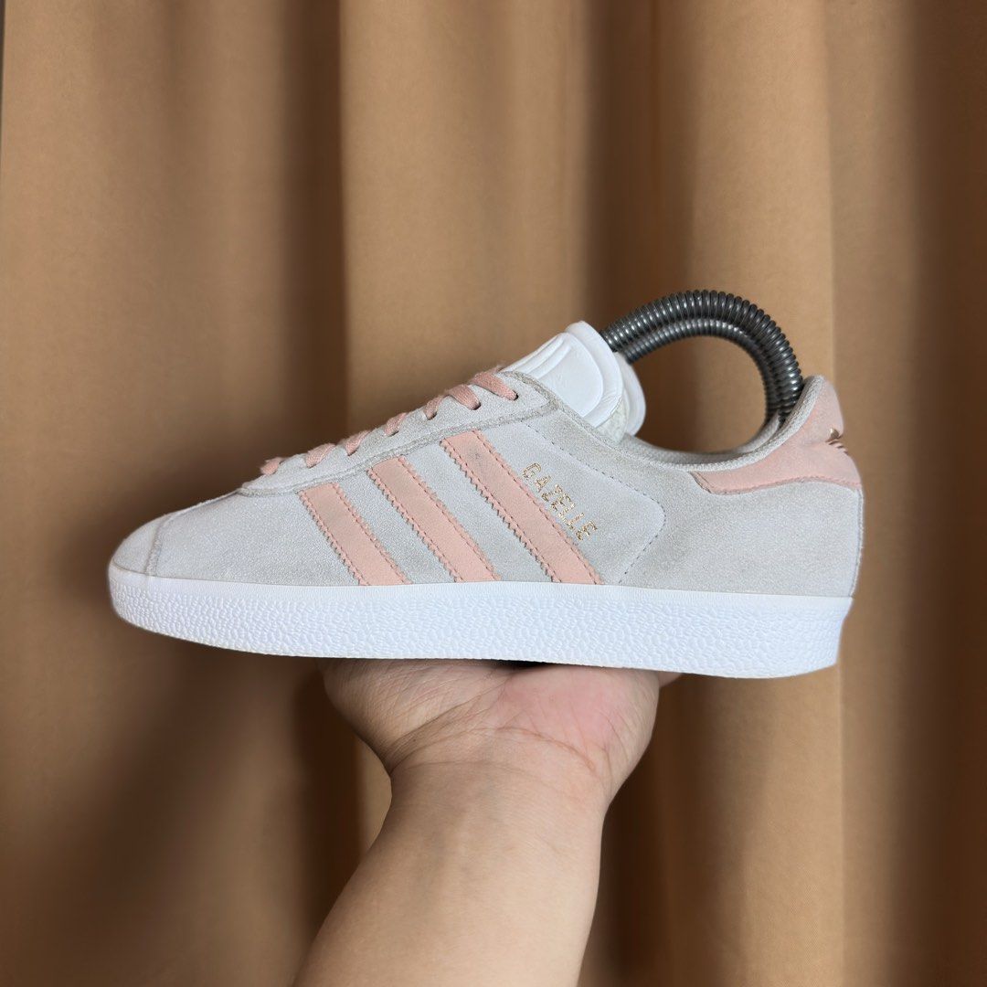 Gazelle (Category: Sneakers) located in Don Carlos. Submitted by rabearcelj59593 (Listing ID 1462950728, Image 3). Description: .