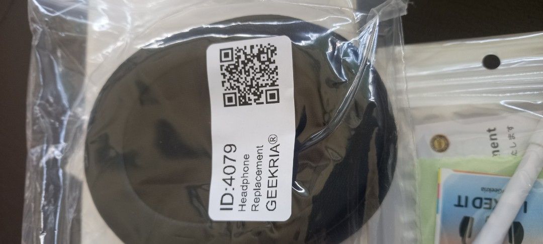 Geekria Headphone Replacement Ear Pads (Category: Headphones & Headsets) located in Manila. Submitted by fmpc7878 (Listing ID 1462902676, Image 3). Description: - Brand new, sealed replacement ear pads for headphones. - Includes cleaning cloth and tool. .