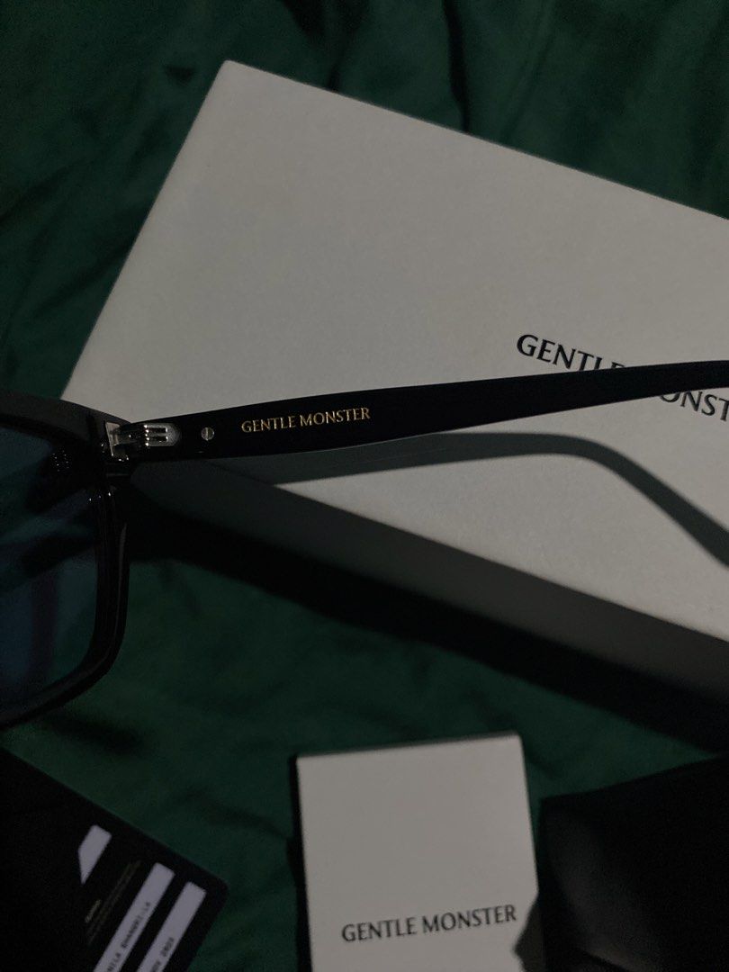 Gentle Monster Breezebe 01 Sunglasses (Category: Sunglasses & Eyewear) located in Calapan. Submitted by chabiiiiiiiiiiiiiii (Listing ID 1463044423, Image 2). Description: Authentic Gentle Monster Sunglasses Breezebe 01 Black acetate frame, blue lenses Inclusions: Sunglasses, authenticity card, receipt, case, box, cleaning cloth.