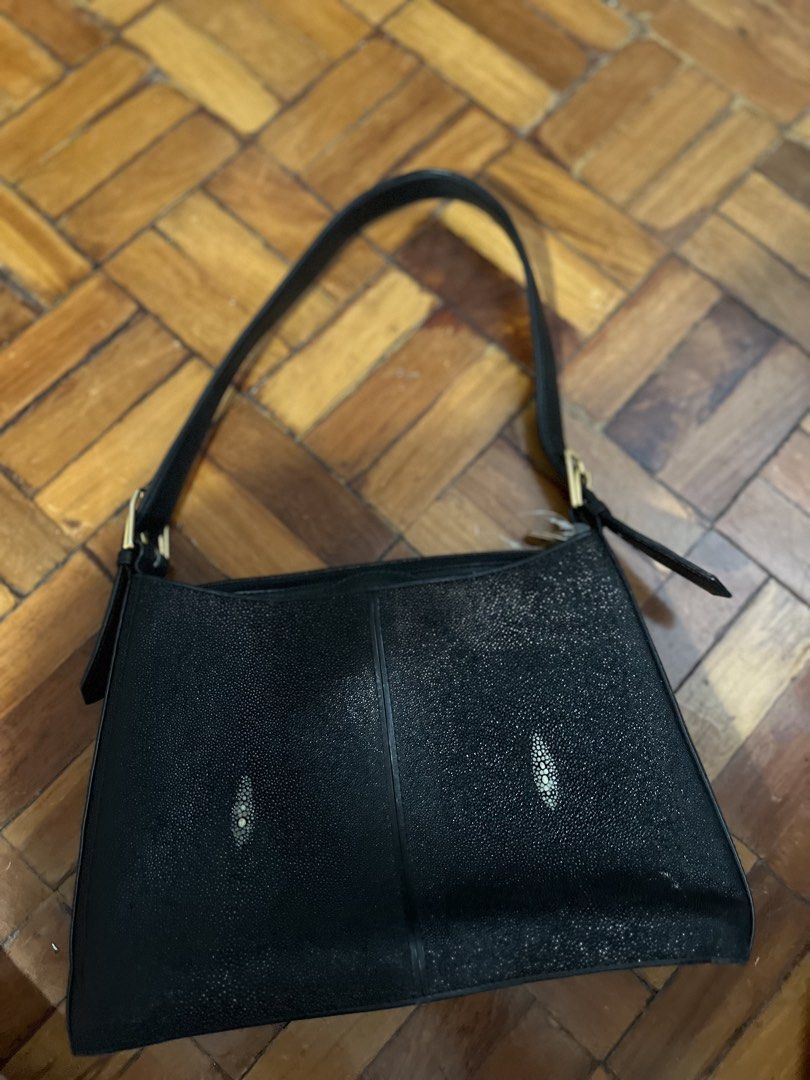Genuine sting grey bag from Japan (Category: Shoulder Bags) located in Mandaluyong City. Submitted by skylistings_c (Listing ID 1462922865, Image 2). Description: beautiful bag! Pang formal or casual No issues.
